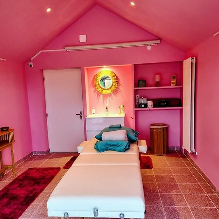 Le Spa Est Dans Le Pre Trigueres Екстериор снимка