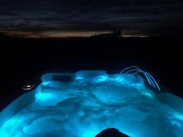 Le Spa Est Dans Le Pre Trigueres Екстериор снимка
