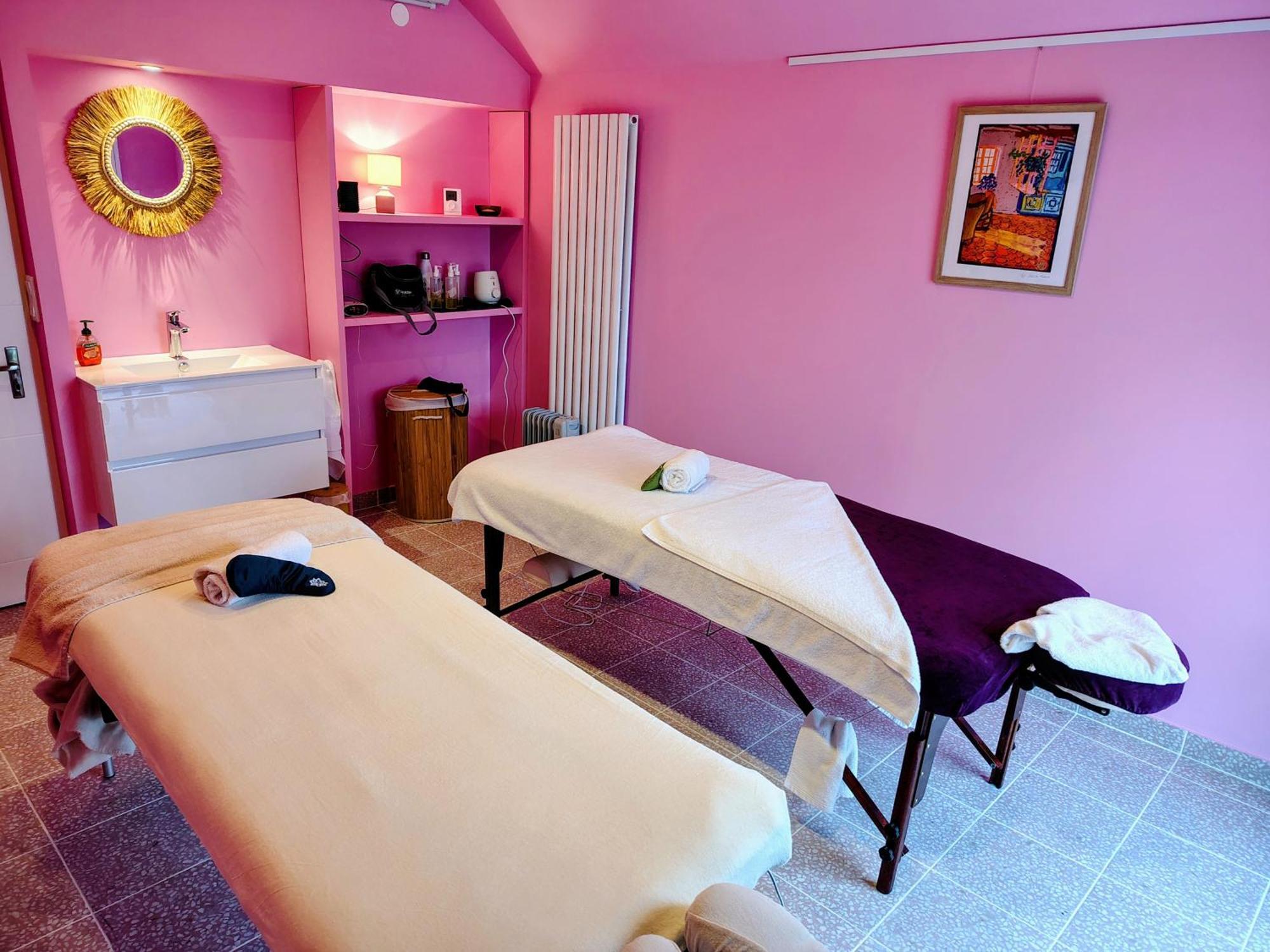 Le Spa Est Dans Le Pre Trigueres Екстериор снимка