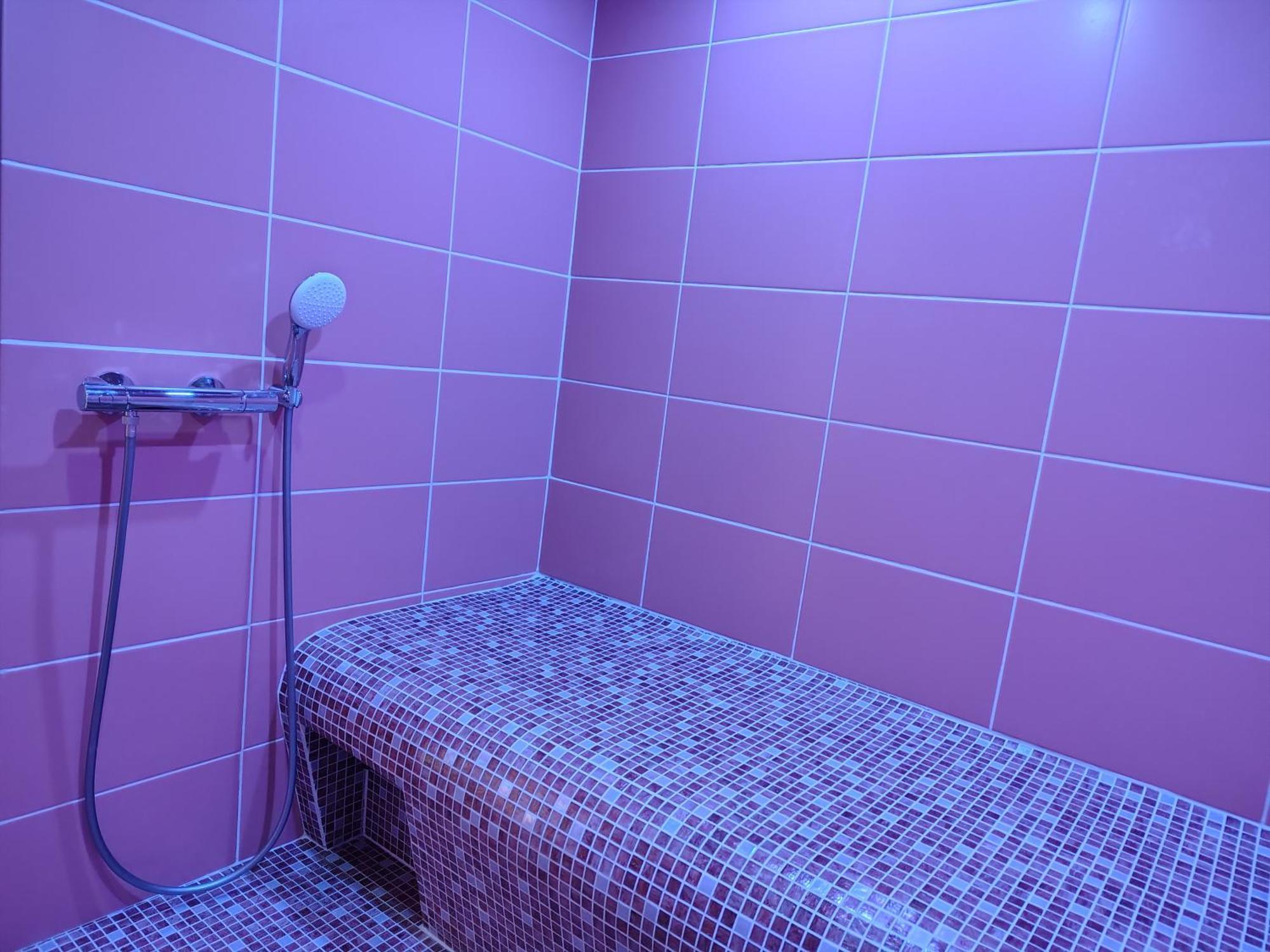 Le Spa Est Dans Le Pre Trigueres Екстериор снимка